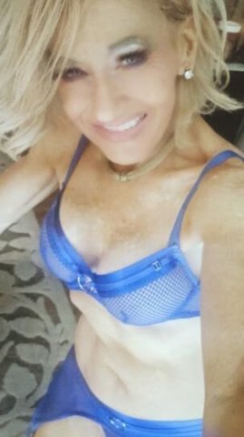 IN EARTH CITY FRIDAY AND SATURDAY ~ cum lets escape!!! 🌹🌹 - 1
