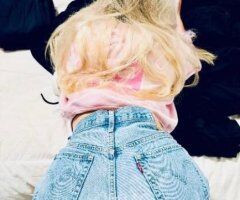 Fayetteville escorts - NEW ARRIVAL - All Natural, Curvy, Girl Next Door - LIMITED TIME