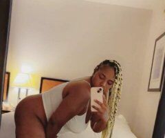 Roanoke escorts - sloppy top blow job shop ( specials available)