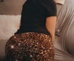 GIRL NEEDS SOME ATTINTION, - Image 3