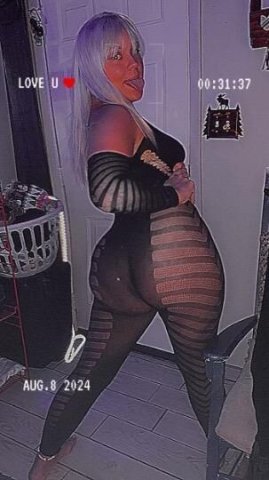 Thick Blonde Beauty 💦 - 1