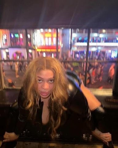 Thicc lightskin BBW - 1