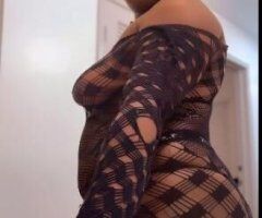 80 specials MY THROAT FEELS LIKE PUSSY AND IT NEEDS TO BE FUCKED💦👅 - Image 4