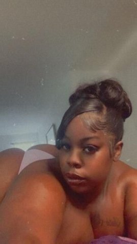 your favorite CURVY freak 💦💦 lemme jump on that 🍆 and ride it 😮‍💨😝 Xtra Wet Pussy🧜🏾♀💦 - 1