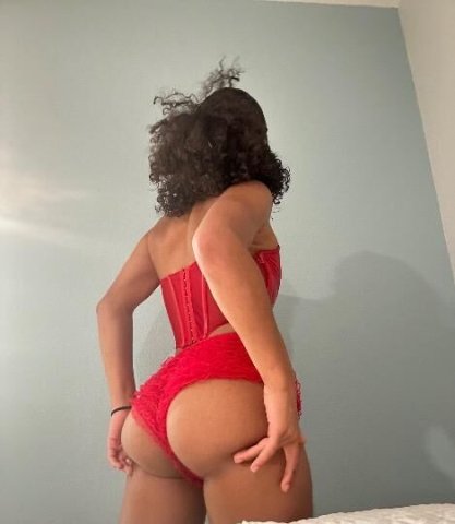 Slim thick lightskin mami, pretty, petite, everything sweet - 1