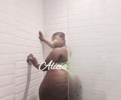 A T💦ght Squeeze - Image 5