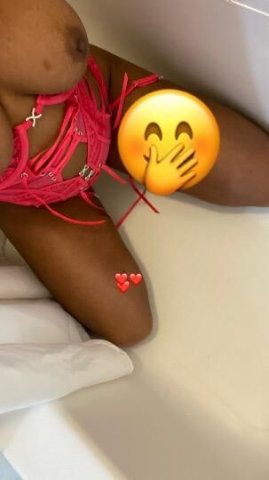 WET AND HORNY COME SLIDE THAT BIG COCK IN THIS PHAT JUICEY PUSSY💦🧃🫦CLEAN&DISCREET INCALLS🏠 - 1