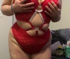 Thick hispanic woman looking to give you a good time - Image 2