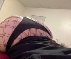 Thick hispanic woman looking to give you a good time - Image 4