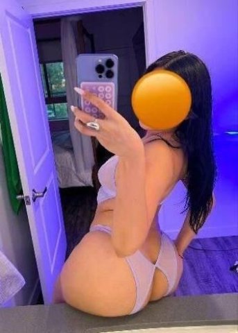 Soy una joven cachonda y sexy, estoy disponible 24/7 💦🍆🔥 - 1