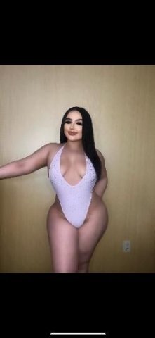 THICK BABE READY FOR FUN - 1