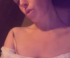 Cincinnati escorts - 👑incalls only🤑 QV & HHR sessions AVAILABLE 24/7 -NO deposit required upfront...☮fun 😊free ✌🏻spirited chic who is bout my 💰 very professional & luv a man who can eat!🍽😻