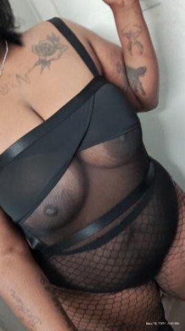Come let all this 🍫 Chocolate melt in your ✋🏿hands with Ms. ivy - 1