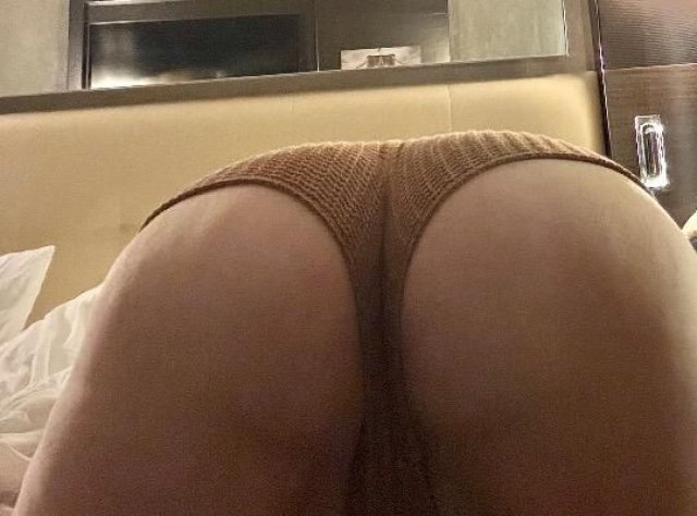 Thick blonde bbw available - 1