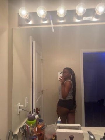 ducki 21 y/o ebony girl available - 1