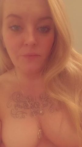 Hottt REDHEAD Looking to have sum fun - 1