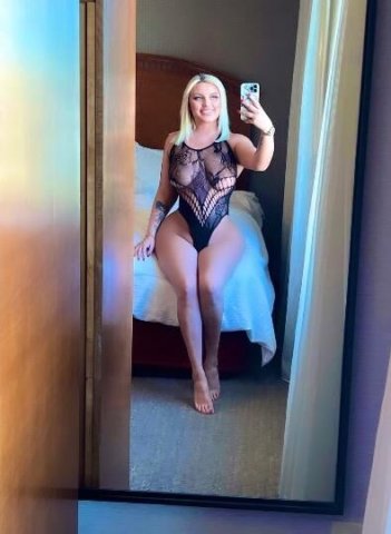 IN TOWN TONIGHT ONLY♥Busty Young Blonde - 1