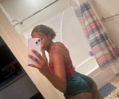 wet pussy😘 - Image 5