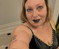 Hot mama - Image 6