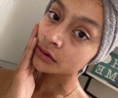 petite 5'2 latina that wants to have fun in and out - Image 2