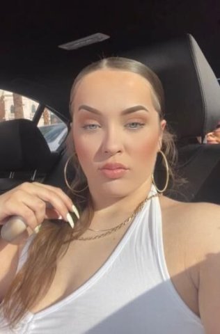 Pretty Thick Blue Eyed White Girl Ready To Fulfill Your Fantasies 💦 - 1