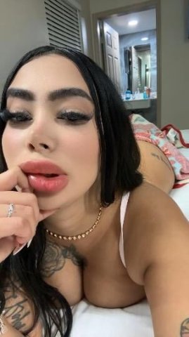 Rica tetona 👅 - 1
