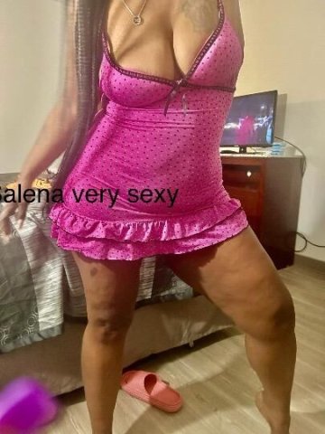 SALENA IN TOWN - 1