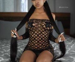 pretty and petite hottie - Image 3