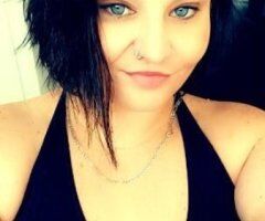 cum play with me wont b here long - Image 3
