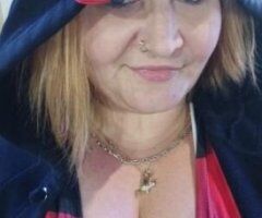 cum play with me wont b here long - Image 5