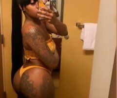 Sioux Falls escorts - TATTED & DISCREET