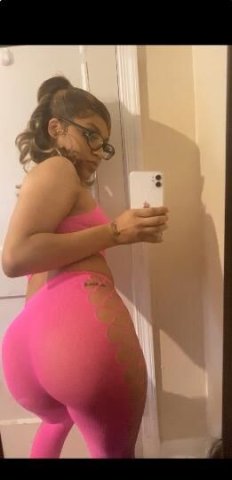dyamond is here to make your dreams come true outcalls no carplay must provide transportation - 1