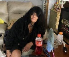Louisville escorts - party misty girl