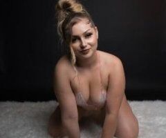 Sexy Petite Blonde💋 - Image 2