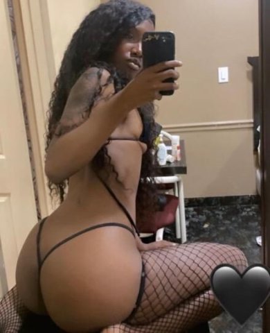 Hey baby it’s Paris I’m back in Milwaukee for a few hours get at me 💋 - 1