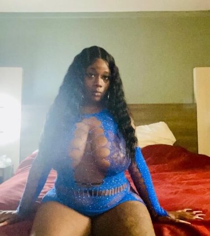 Not staying long!!!! Come bend this nice ass over 😍😍 Natural Super Soaker and tight Grips💦 - 1
