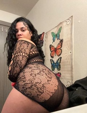 follow my twitter @thosepr3ttytoes 🧚🏼♀💦 - 1