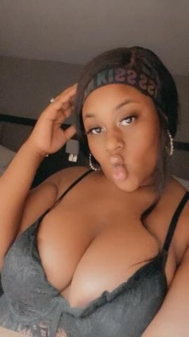 Wet Coochie💦 Big Booty🍑 - 1