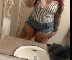 tattooed beauty with a juicy boottyyyyy💕💦 - Image 4