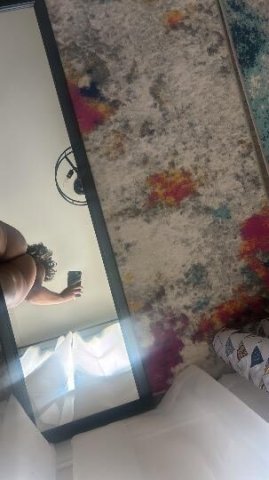 Ur Fav Big Booty😅💦🍆 - 1