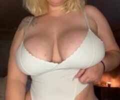 hot busty blonde - Image 6