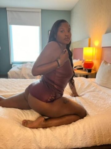 Ms.Kira One Night Only💋Cum get MILKED by the Goddess Herself 1of1🍾 Seductive|Discrete|Tight Wet Fun Playmate 24/7🧚🏾♀🍾 - 1