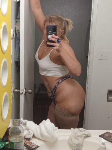 DARLING ☆specails teasing tuesday ♡early bird gets the worm.🤷♂truckers friendly want a new experience! a milf tht loves her hobbies pleasing tossing and teasing!!🤑🔥wanna be teased and sux and f^^-k milf style - 1