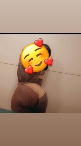 HEY IM HONESTIE 💕LOOKING TO HAVE SOME FUN COME SEE ME 😘NO LAW ENFORCEMENT NO BB NO ANAL NO LOW BALLERS ‼COME HAVE FUN WITH A THICK BADDIE 🤪😏 - 1