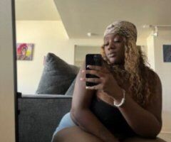 Kansas City escorts - car dates incall.