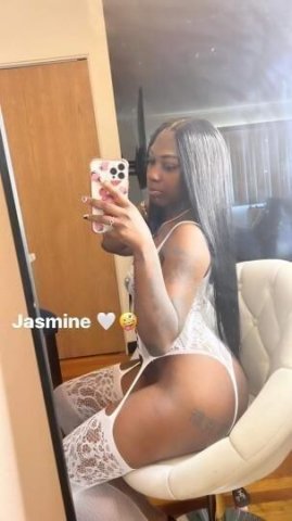 I am independent looking for fun and something maybe regular. Don't be shy 😉i'm expecting you. You won't regret your time with me .🥂 - 1