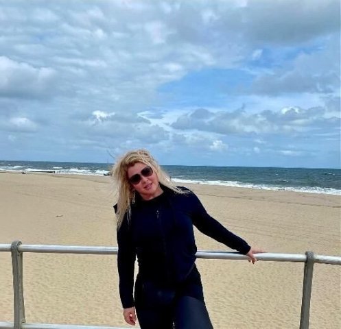 Blonde Nicole - 1