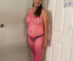 ooh she bomb - Image 2