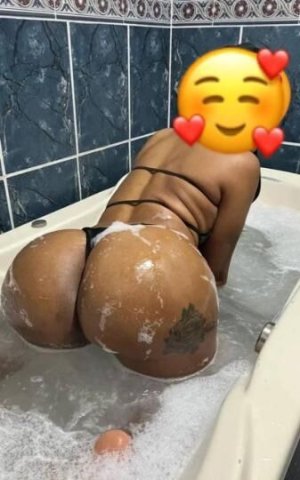 Curly Head Mixed Babe! 😍 With Perfect A$$ 😝😇😺😻😉😺 - 1