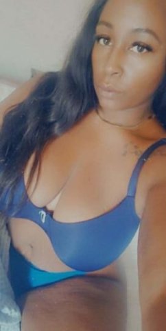 busty babe. inCALL READY - 1